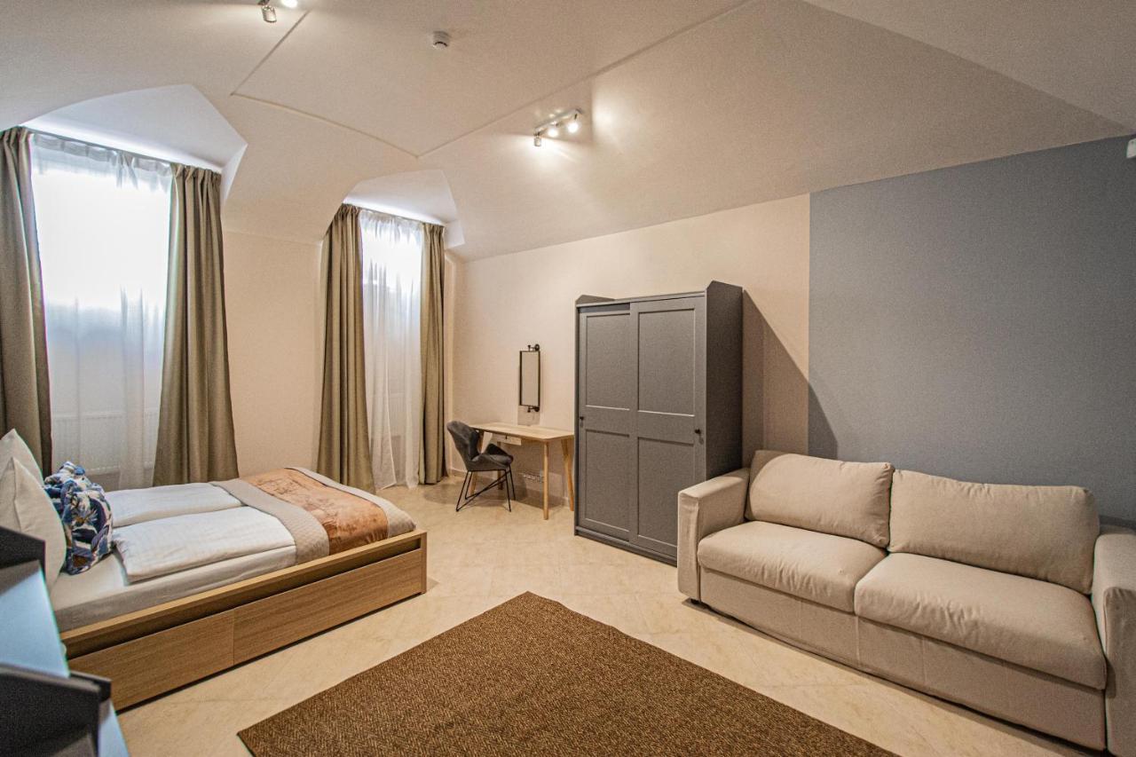 Modern And Spacious Apartments In City Center Prag Exterior foto